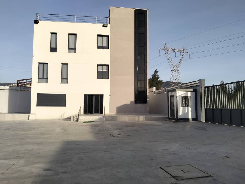 Façade des installations VOLAGRO et accès du site.